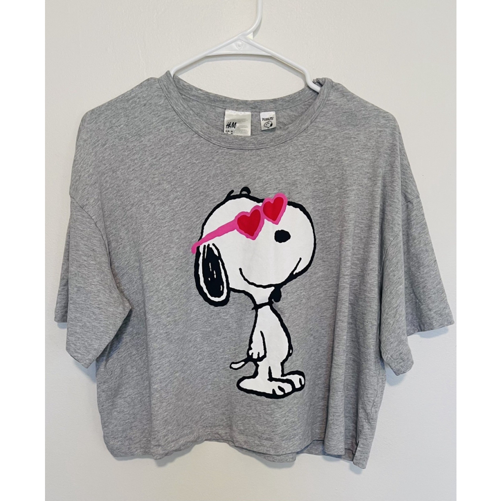 H&M Peanuts Snoopy Tee Women’s Medium Gray Pink Heart Crop Boxy T-Shirt